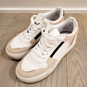 Hush Puppies White & Pink Sneakers Shoes Size: 7.5 US